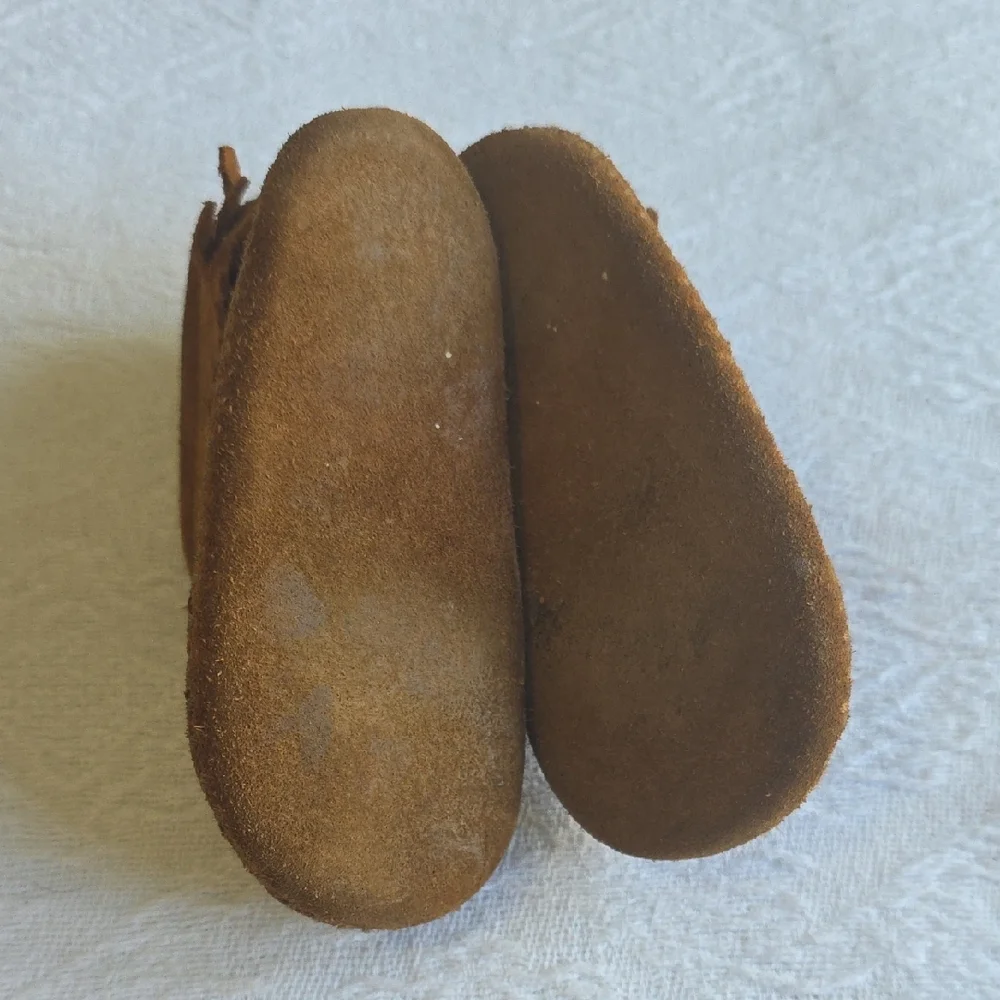 Minnetonka Brown Suede Fringe Kids Moccasins, Soft Sole, Size 5
